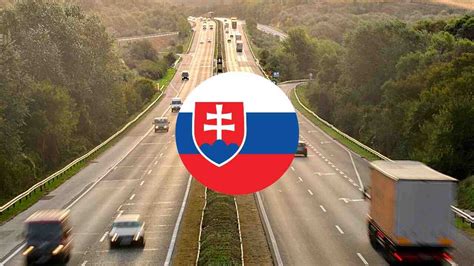 Dobová fotografia vidieckej cesty na Slovensku