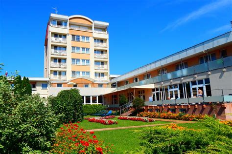 Panoramatický pohľad na Kúpele Dudince a okolie