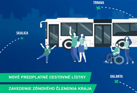 Senior s cestovným lístkom v autobuse