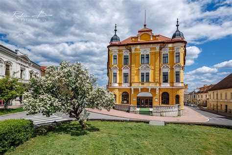 Budova Komunitného multifunkčného centra (KOMUCE) v Banskej Bystrici