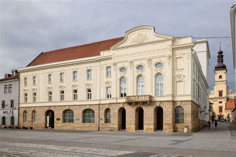 Budova Divadla Jána Palárika v Trnave