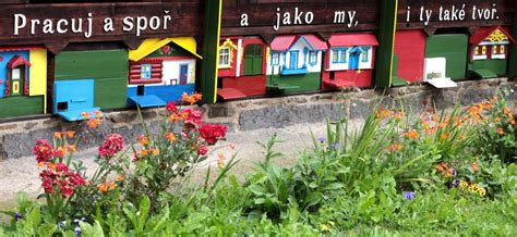 Včelín s upravenými letáčmi