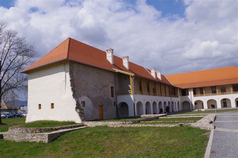 Fotografia kaštieľa v Rohovciach