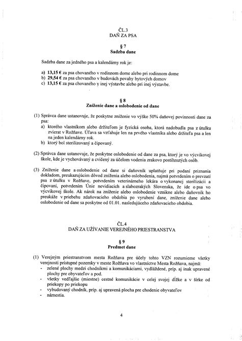 Majiteľ hladí psa, ktorý si zvyká na nový život