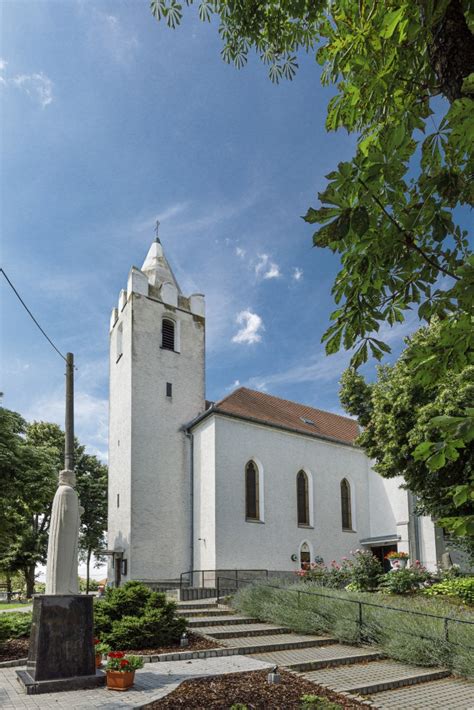 Fotografia kostola vo Štvrtku na Ostrove
