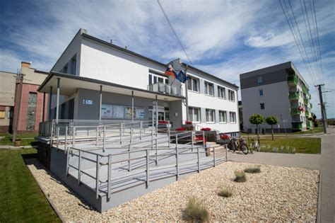 Porovnanie štandardného a bezbariérového vstupu