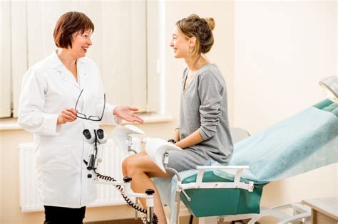 Žena na tehotenskej prehliadke u gynekológa