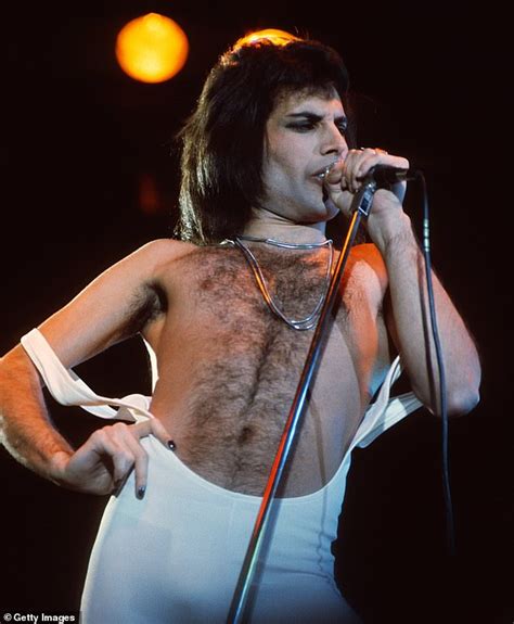 Freddie Mercury v ikonickom kostýme