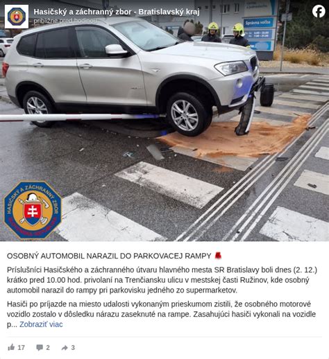 Senior v bezbariérovom vozidle pri prepravnej službe