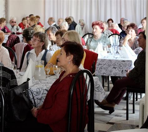 Seniori na spoločenskom podujatí v Čadci