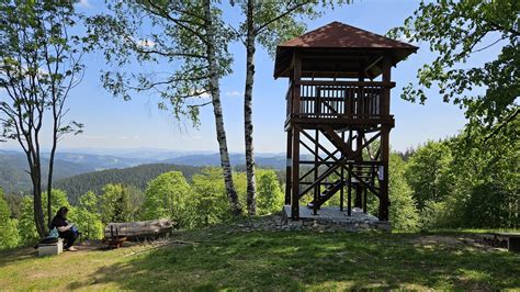 panoramatický výhľad na Oravskú Lesnú a okolitú prírodu
