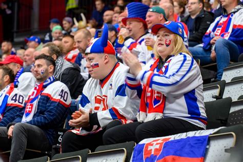 Hokejoví fanúšikovia