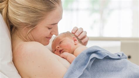 Bonding bábätka koža na kožu