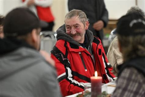 Ilustračná fotografia ľudí v núdzi