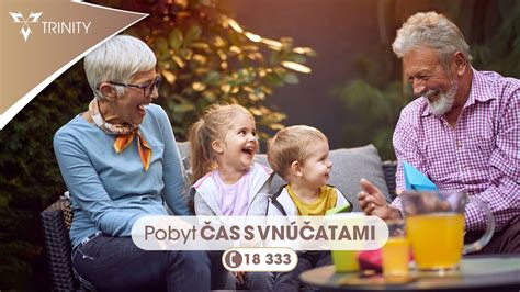 Dôchodca trávi čas s rodinou a vnúčatami
