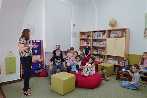 Interiér knižnice Mateja Hrebendu