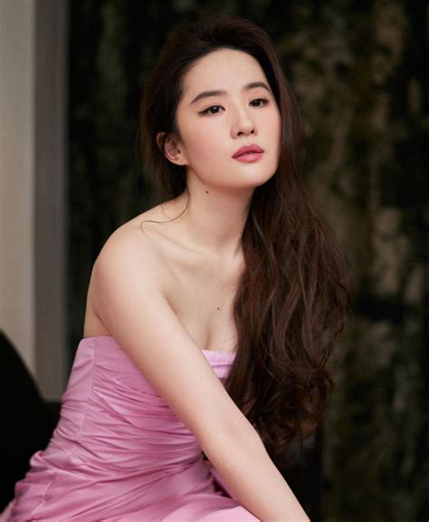 Liu Yifei ako speváčka