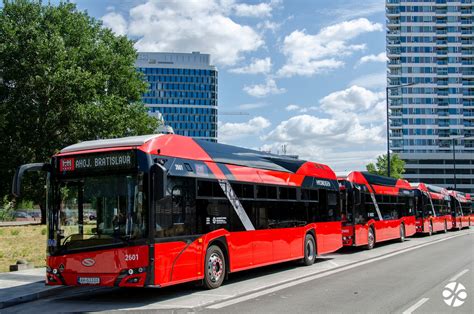 Moderný autobus v Budapešti