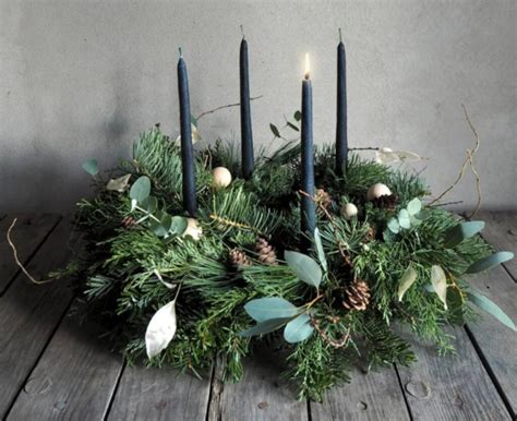 Adventný veniec a sviečka ako symbol duchovnej prípravy