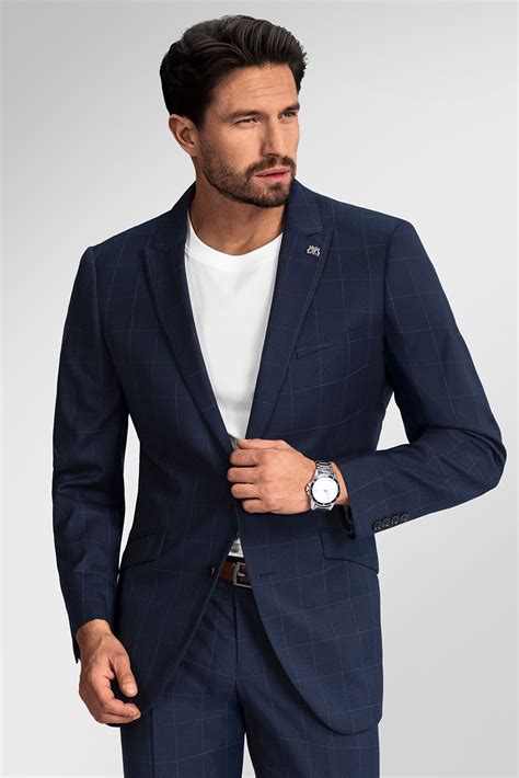 Muž v elegantnom obleku