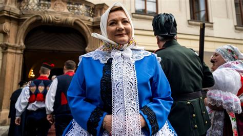 Seniorka v kroji