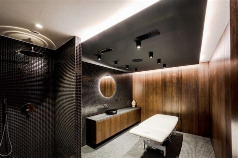 lekár vypisuje kúpeľný návrh