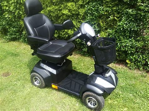 Elektrické invalidné vozíky a skútre pre seniorov