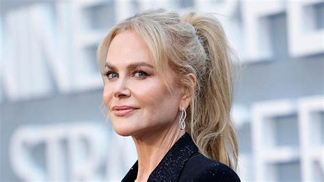 Nicole Kidman v čiernych hodvábnych korzetových šatách Chanel