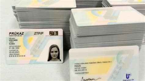 Preukaz ZTP/P s ikonou vozíčkara a sprievodcu