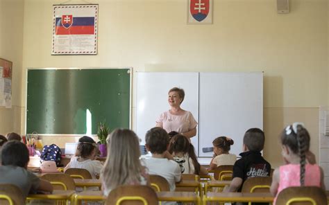 Štruktúra odborných zamestnancov v školstve