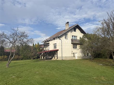 Zrekonštruované oplotenie cintorína v Dlhej Lúke