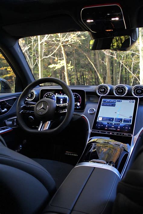 Interiér Mercedes-Benz s otočným sedadlom Turny-Evo