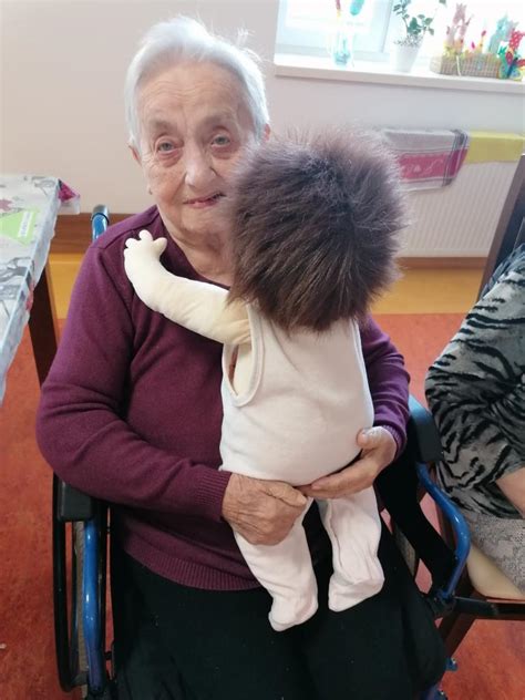 Terapeutické bábiky pre seniorov