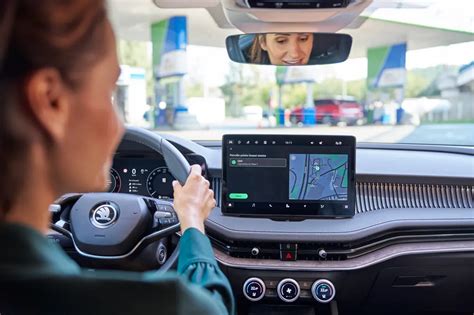 Auto služby mobiX s pomáhajúcou asistentkou