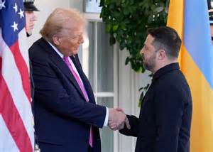 Ľudia diskutujúci na stretnutí