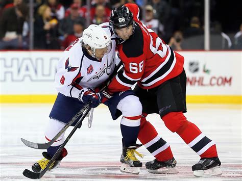 Hráči NHL diskutujú o zmluvách