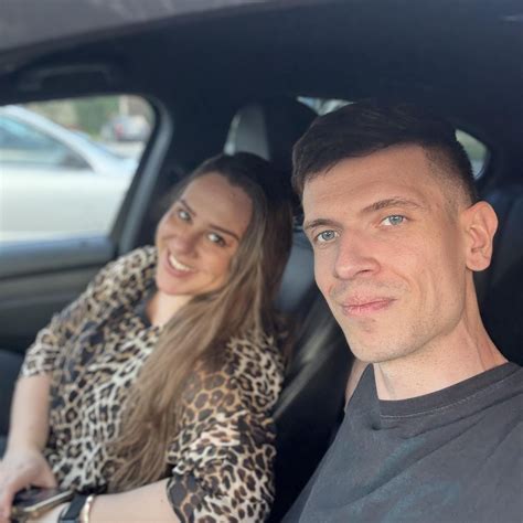 Tabuľka s príkladmi výšky opatrovateľského príspevku pre rôzne scenáre