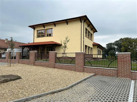 Exteriér domova pre seniorov Seniormed n.o. vo Veľkom Horeši