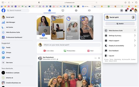 Administrátori schvaľujú príspevky v skupine na Facebooku