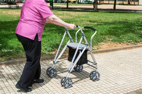 Rôzne doplnky k chodítkam a rolátorom