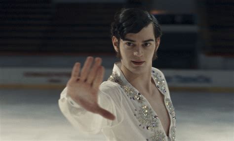 Film ŠAMPION: Ondrej Nepela na ľade počas svojho vystúpenia na Majstrovstvách sveta v krasokorčuľovaní.