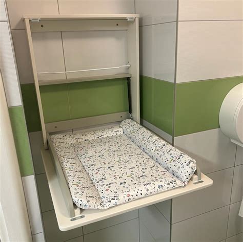Prebaľovací pult v zdravotníckom zariadení
