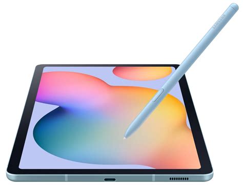 Ilustrácia právneho dokumentu s perom a pečiatkou