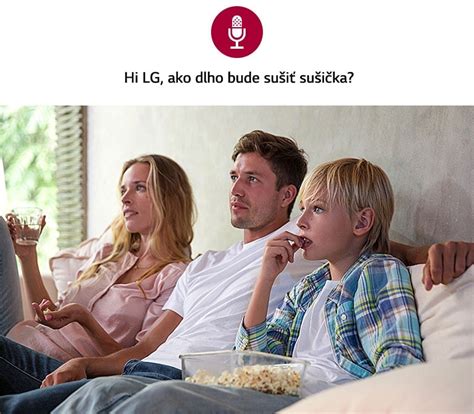 Slovenská domácnosť sledujúca televíziu