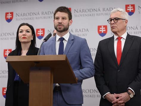 Schematická ilustrácia znázorňujúca kategórie osôb, ktoré nemôžu byť osobnými asistentmi, ako napríklad rodičia detí s ŤZP do dosiahnutia plnoletosti.