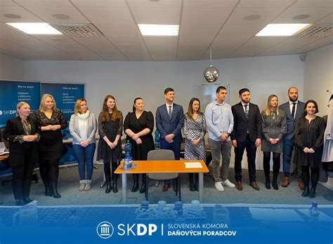 Fotografia zobrazujúca úspešných absolventov špeciálnych škôl