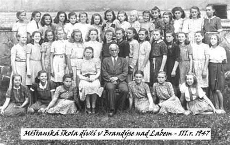 Historická fotografia Evanjelickej školy v Lubeníku