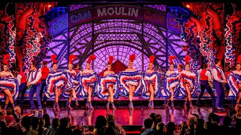 Tanečnice kankánu v Moulin Rouge