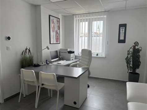 Interiér modernej a príjemnej psychiatrickej ambulancie