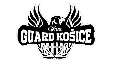 Fotografia pretekárov Guard Steel Trans Kickboxing klubu Košice s medailami